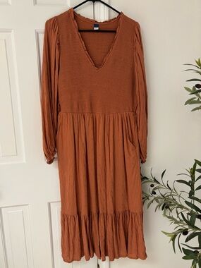 Worn once! V-Neck Long Sleeve Midi Dress Large in Terracotta